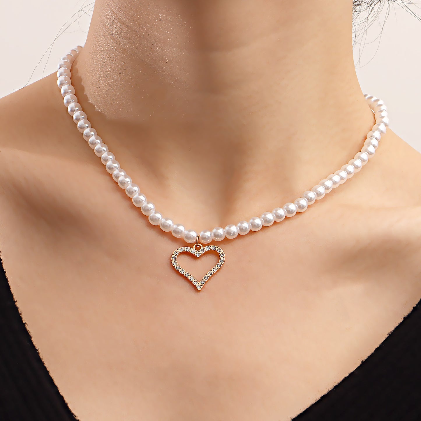 Auroria-Diamond Cutout Heart Necklace