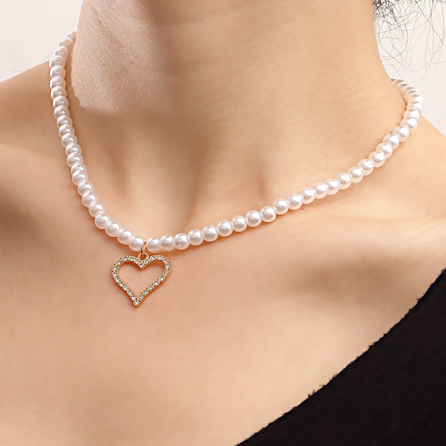 Auroria-Diamond Cutout Heart Necklace