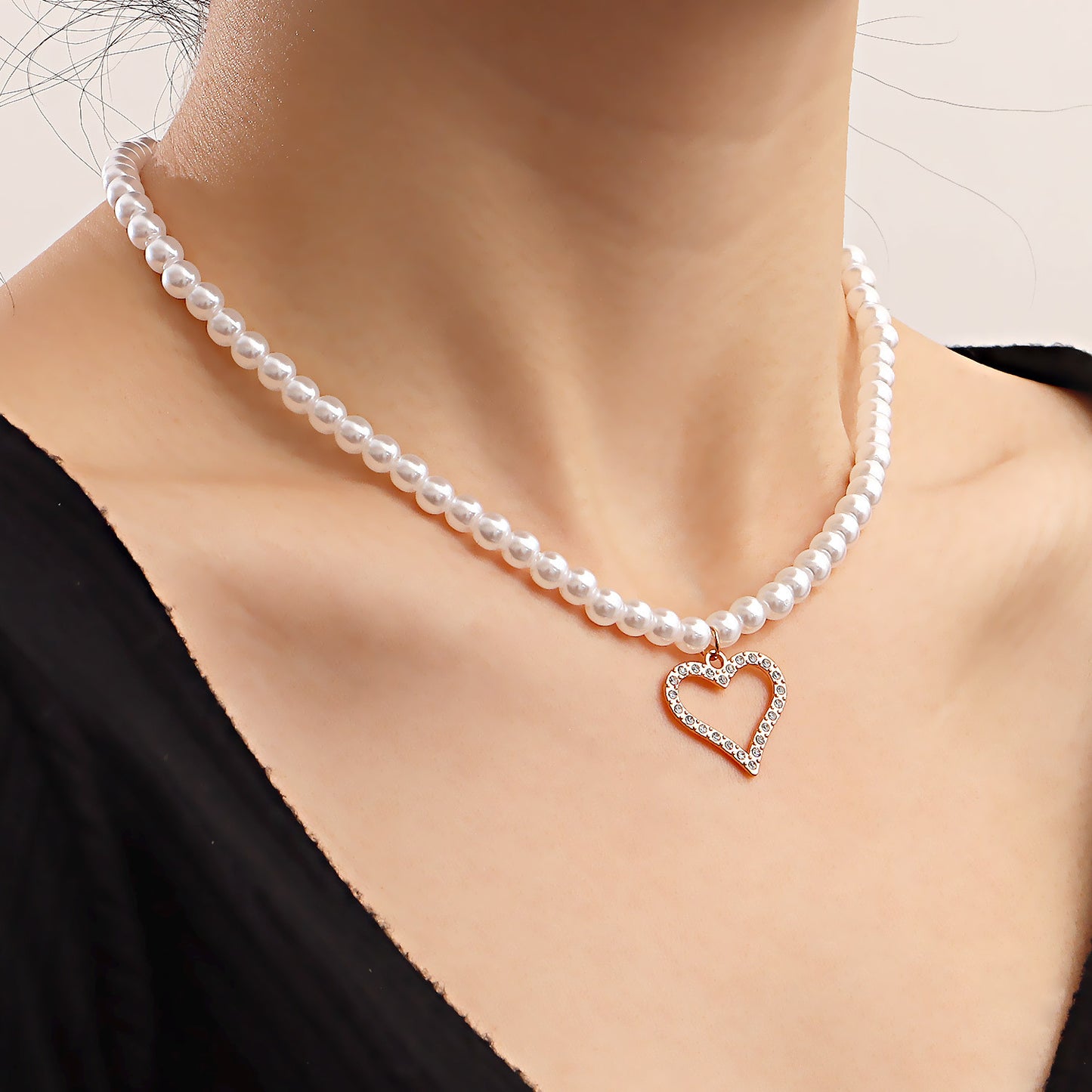 Auroria-Diamond Cutout Heart Necklace